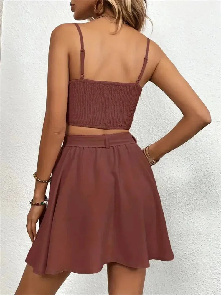 Summer Women 2 Pieces Sets O-Neck Sleeveless Crop Top & Buckled Shorts Skirt Set Female Sexy Belt Design Suits