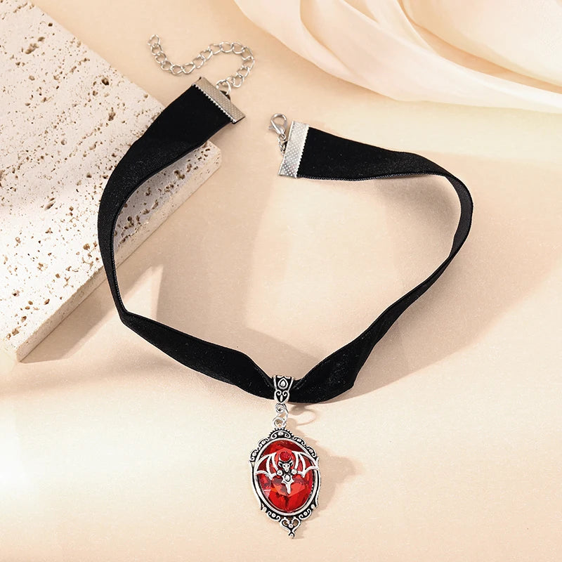 Gothic Vampire Cameo Pendant Choker – Velvet Witchcraft Necklace for Women